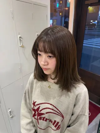 ミディアム オリーブ🫒レイヤー /平尾/りの‎🤍のヘアスタイル