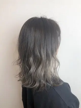 セミロング カラー 是枝 さくらのヘアスタイル