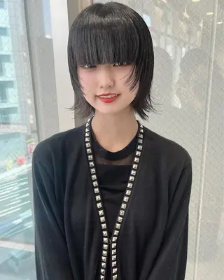 ショート ウルフカット／吉村 桃子のヘアスタイル