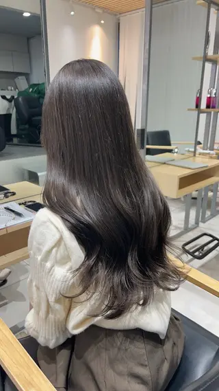 ロング グレージュ 透明感 ブリーチなし田島晃汰のヘアスタイル