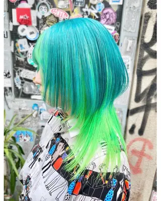 ミディアム カラー GARU-ガル-所属・TSUNO🦖 派手髪/オタク美容師のヘアスタイル