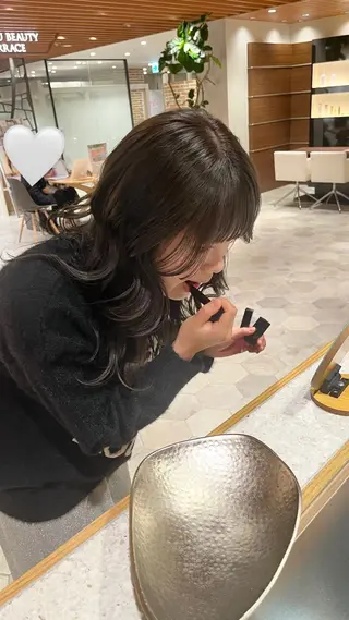 ロング カラー ブリーチなしカラー /ベージュカラーのヘアスタイル