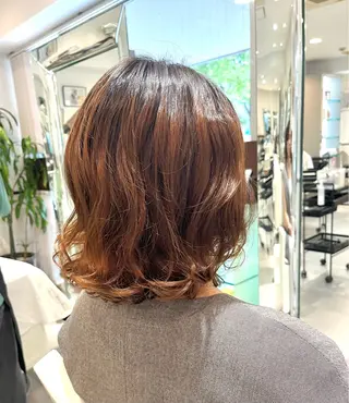 ミディアム パーマ コテ巻き風パーマ 藤澤　知彌のヘアスタイル