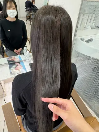 ロング カラー 栗田 優月のヘアスタイル