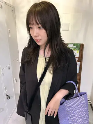 セミロング カラー CARICIA 白木 由里加のヘアスタイル