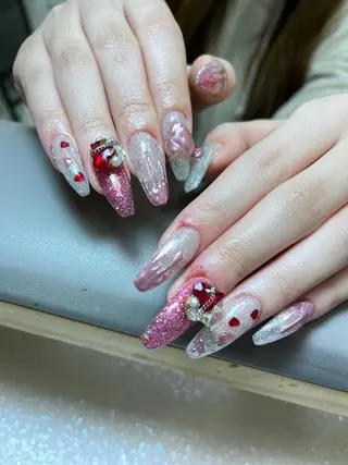 ネイル Flowerネイルサロン所属・. yukiのネイルデザイン