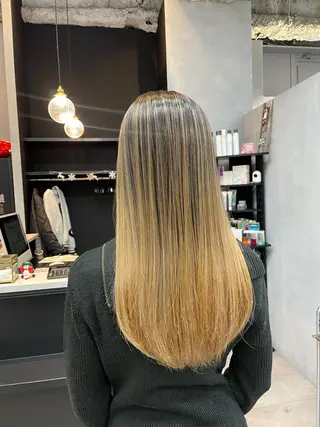 ロング 🫧艶髪/ブリーチ 🐳honami🫧のヘアスタイル