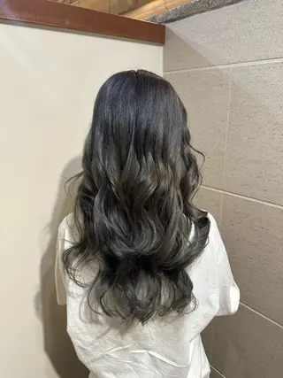 ロング カラー RINA .のヘアスタイル