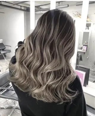 ロング REDEAL所属・REDEAL/あんな 白髪ぼかし/大宮のヘアスタイル