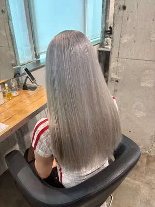 ロング カラー ハイトーン特化美容師 🌈ケアブリーチのヘアスタイル