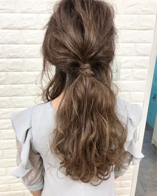 セミロング カラー famille所属・famille ファミーユのヘアスタイル