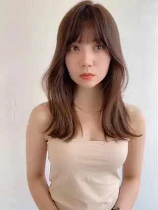 セミロング 鎌倉 彩のヘアスタイル