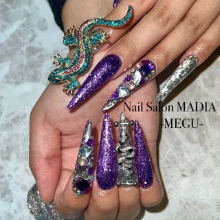 ネイル MADIA藤沢所属・MADIA MEGUのネイルデザイン