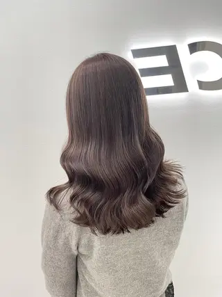 カラー BABY上野🪡🪄 ベージュ/艶カラー♡のヘアスタイル