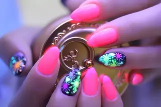 ネイル ママリンド　志村坂上店所属・しみ えんのネイルデザイン