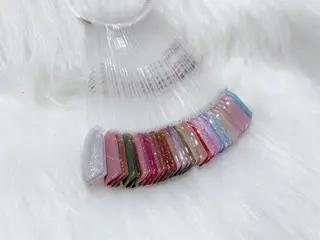 ネイル リスブラン AYUMI 🍎のネイルデザイン