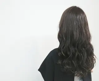 ロング カラー 透明感ハイライト◎ 伊藤夏海のヘアスタイル