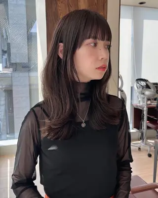 セミロング カラー レイヤー/顔周り /透明感🩶高橋大のヘアスタイル
