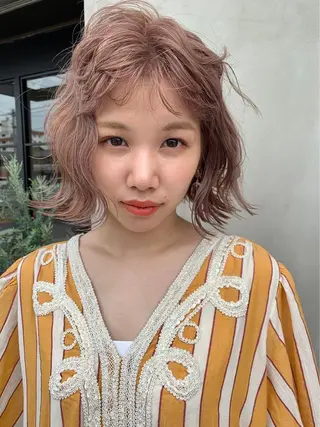 ミディアム momo 岡崎のヘアスタイル