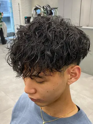 ショート パーマ メンズ 🌀メンズパーマ🌀 縦落ち/波巻きのヘアスタイル