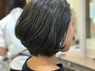 ショート カラー ウエモト タク ショート/レイヤーのヘアスタイル