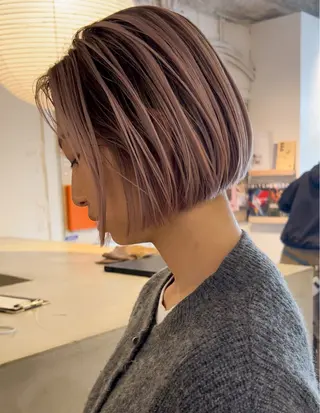 ショート カラー Loom.所属・村上雅人 ナチュラルモードのヘアスタイル