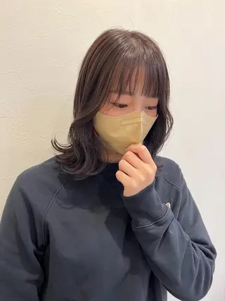セミロング カラー 青栁 穂香のヘアスタイル