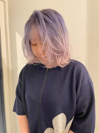 ミディアム カラー 渋谷 留菜のヘアスタイル