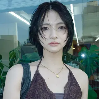 ショート カラー ニュアンスレイヤー ハイトーンカラーのヘアスタイル