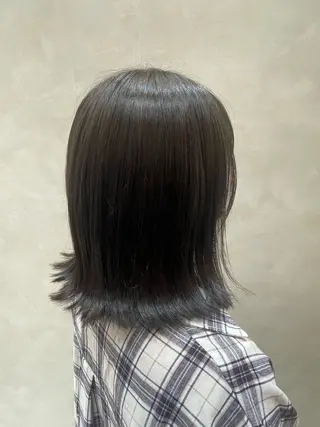 ミディアム カラー 山浦 伶奈のヘアスタイル