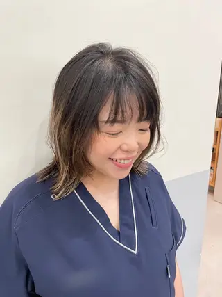 ミディアム 小久保 里紗のヘアスタイル