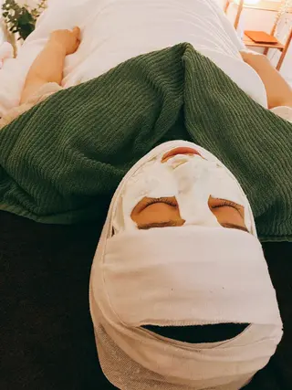 ミディアム カラー パーマ ヘアアレンジ メンズ キッズ ネイル マツエク・マツパ アイブロウ 小顔専門 ヘッドスパ【jiu】のエステ・リラクイメージ