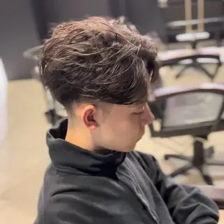 ミディアム パーマ センターパート支持率 No.1【心斎橋】のヘアスタイル