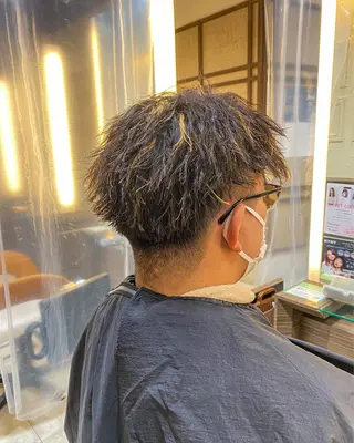 メンズ スパイラル波巻き パーマ井本汰壱のヘアスタイル