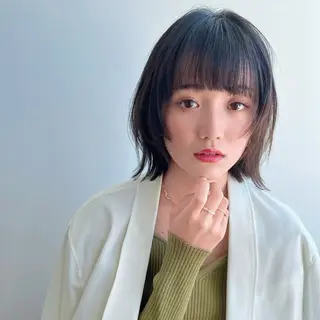 ミディアム TRICCA 銀座所属・奏羽　"ショート ・ボブ ・レイヤー"のヘアスタイル