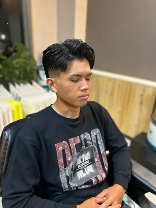 メンズ THEBARBER TEN所属・伊禮 海凪のヘアスタイル