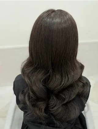 ロング 福与 美和のヘアスタイル