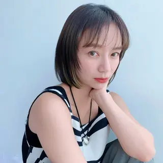 ミディアム TRICCA 銀座所属・奏羽　"ショート ・ボブ ・レイヤー"のヘアスタイル