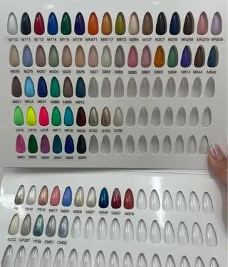 ネイル プラチナムドール栄 airiのネイルデザイン