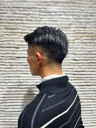 ショート メンズカット デザインカラーのヘアスタイル