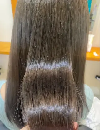 セミロング カラー salowin渋谷kitaya park前所属・RIKA韓国ヘア/く びれヘア/上品カラーのヘアスタイル