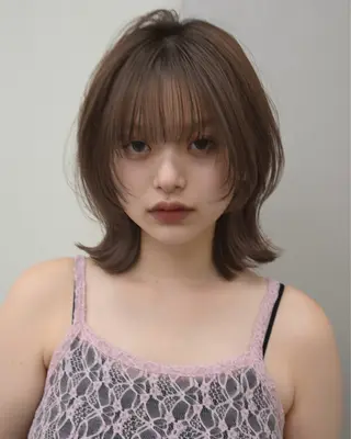 ミディアム カラー aya / カットカラーのヘアスタイル