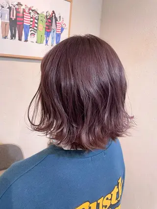 ミディアム カラー Rin:nel hair所属・Takanishi くすみベージュカラーのヘアスタイル