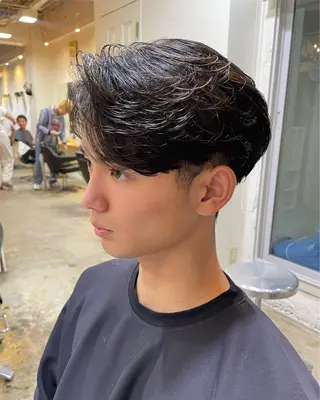 メンズ RIN／韓国ヘア レイヤーカットのヘアスタイル