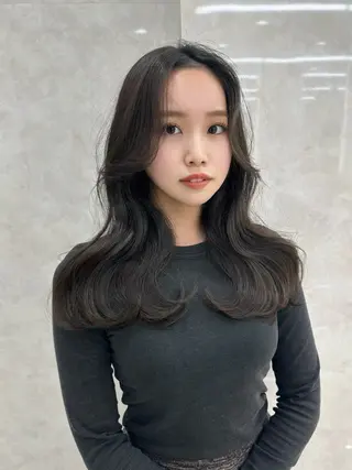 セミロング 森田 真由香のヘアスタイル