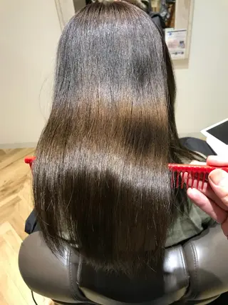 セミロング 縮毛矯正専門 美容師のヘアスタイル