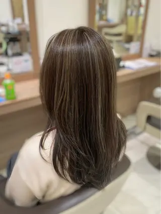 セミロング カラー 奥村 美郁子のヘアスタイル
