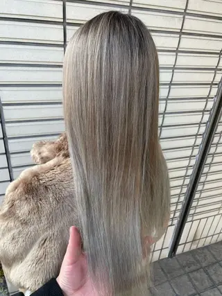 セミロング カラー NINE+/代表 ブリーチ特化型サロンのヘアスタイル