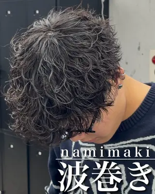 パーマ メンズ 【ØVARL】 縦落ち/波巻き/渡邉のヘアスタイル