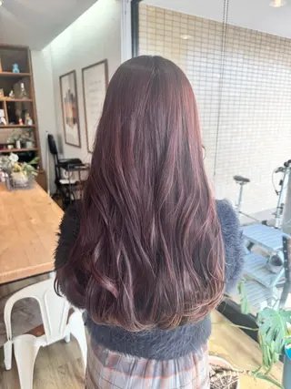 ロング カラー ツキダテ ユイのヘアスタイル